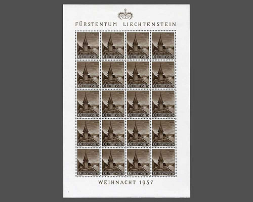 Christmas - Carved altarpiece of the cha